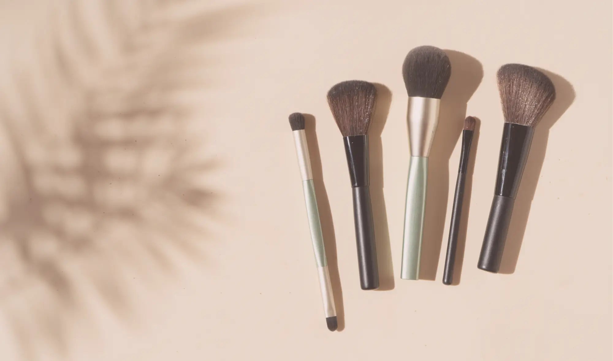 5 different types of make up brushes