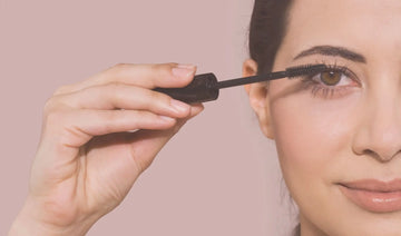 Natural lengthening mascara – non-toxic formula to lift and define lashes for a naturally longer look at Natural Mum