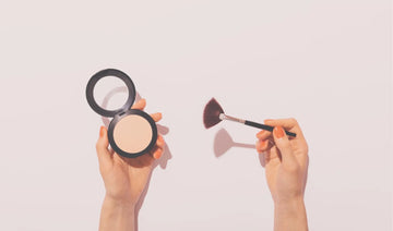 Natural pressed powder for all skin types – lightweight, mattifying finish with clean, non-toxic ingredients at Natural Mum